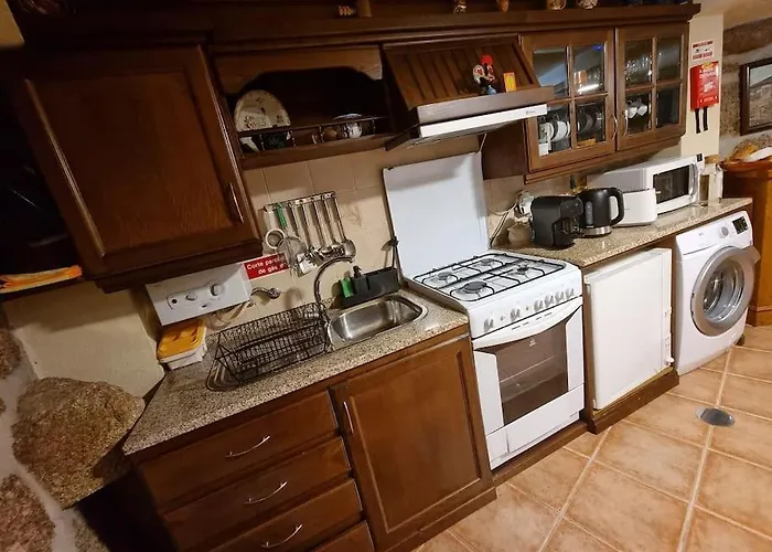 Casa Da Avo Ana - Peroviseu - Serra Da Gardunha - Serra Da Estrela